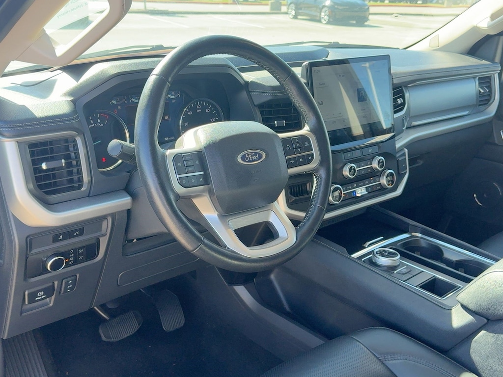 Used 2024 Ford Expedition XLT SUV
