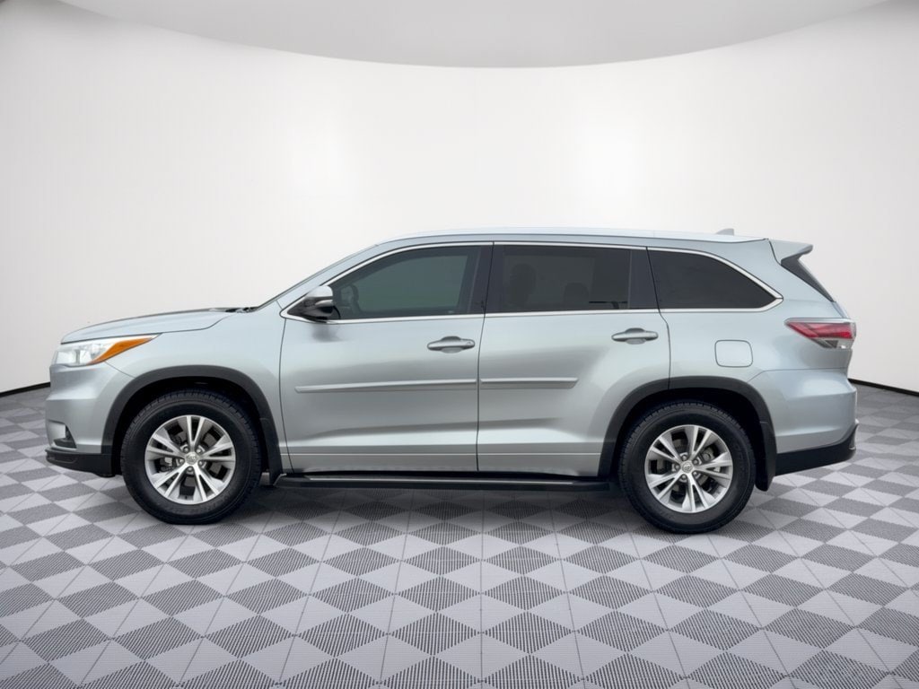 Used 2015 Toyota Highlander XLE with VIN 5TDKKRFH7FS085106 for sale in Baytown, TX