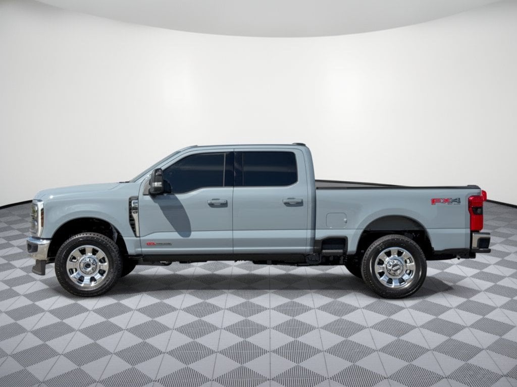 New 2027 Ford F-250 LARIAT TRUCK