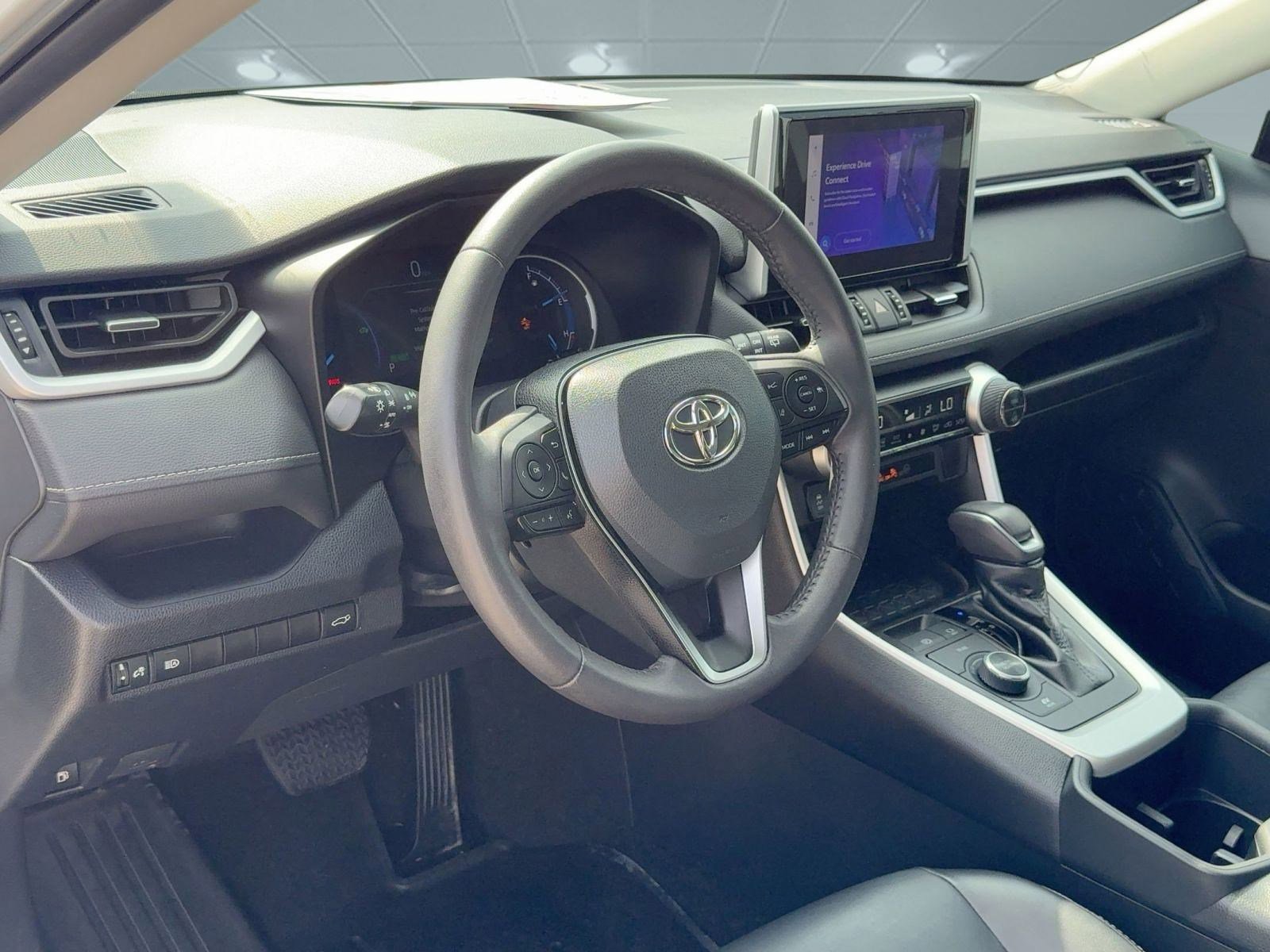 2023 Toyota RAV4 Hybrid XLE Premium photo 4