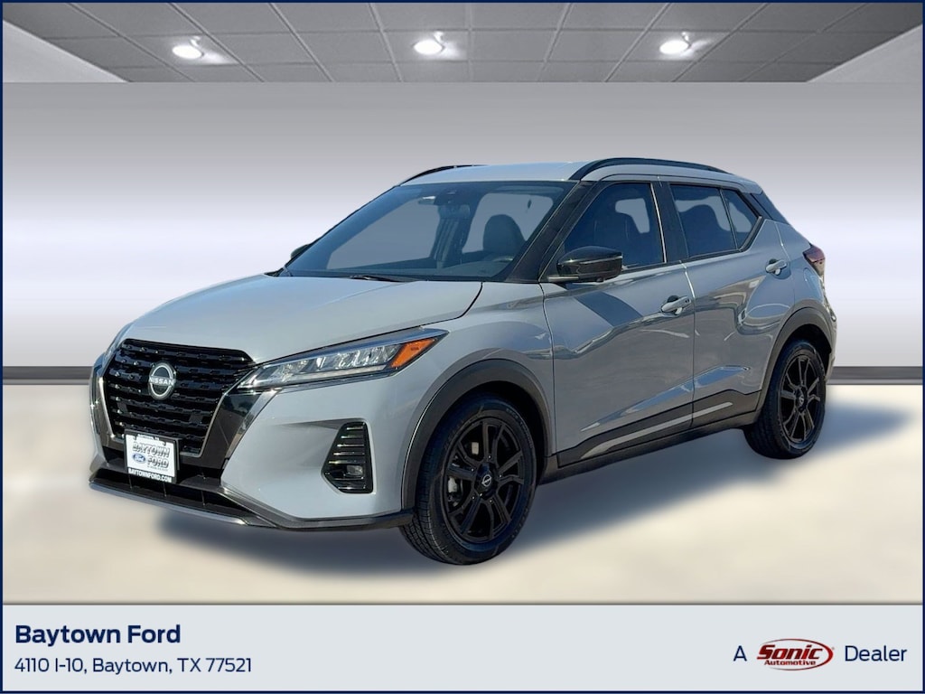 Used 2023 Nissan Kicks SR SUV