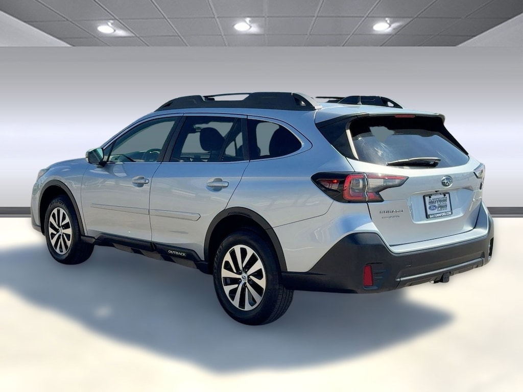 Used 2022 Subaru Outback Premium SUV