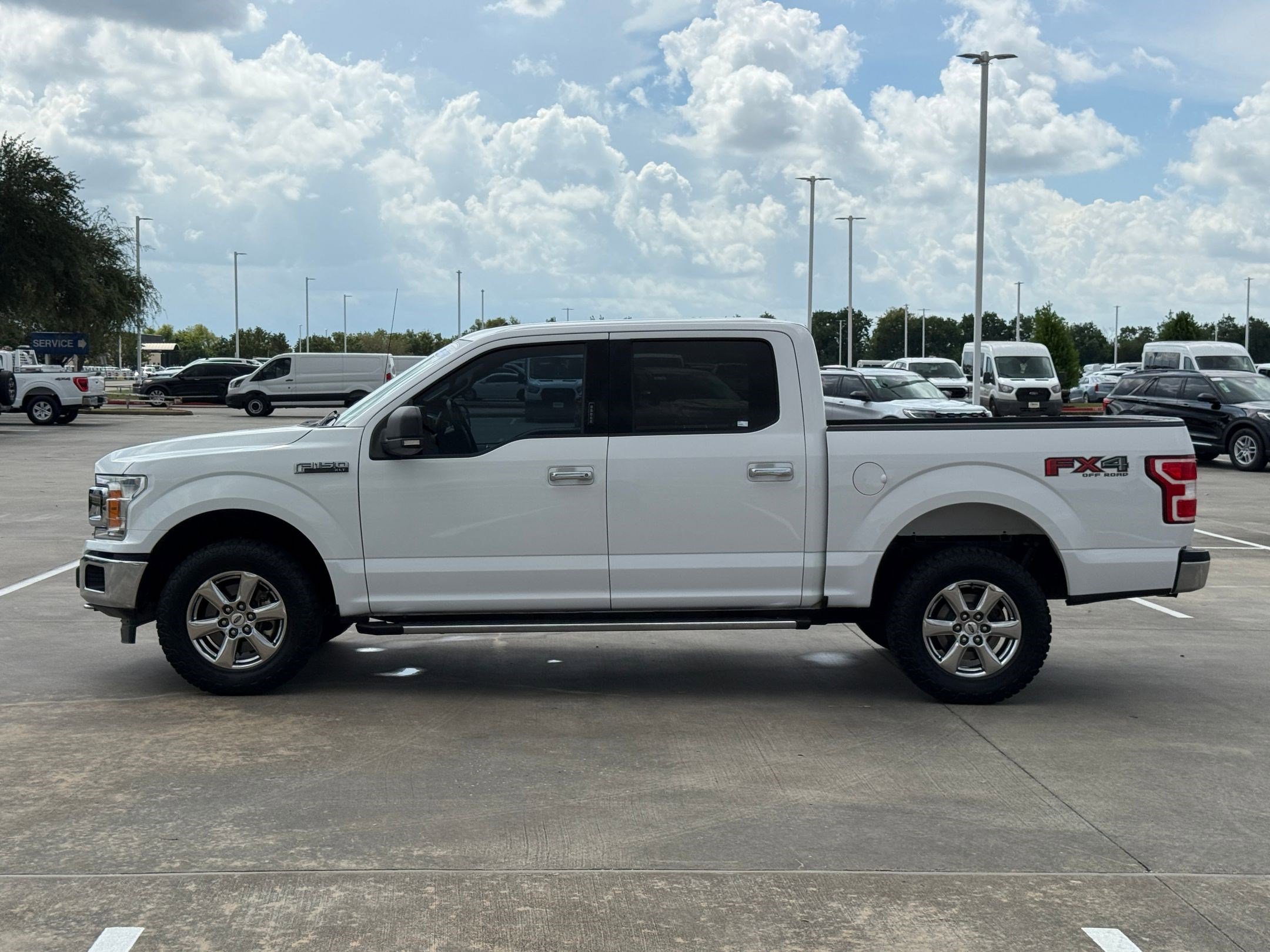 2019 Ford F-150 XLT photo 2