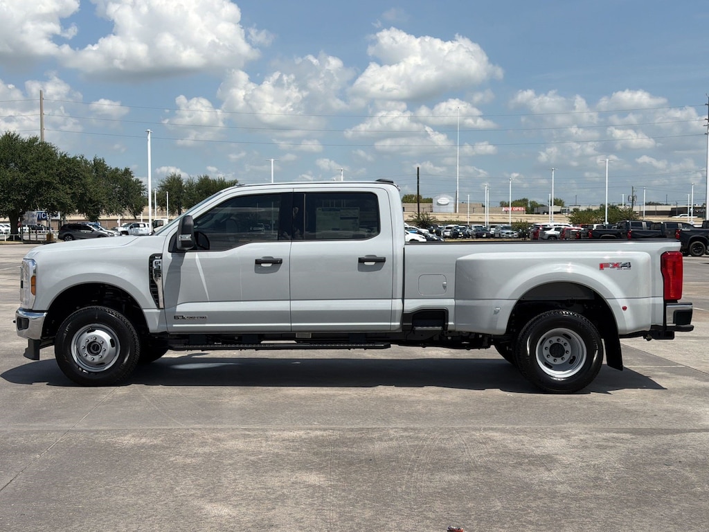 New 2026 Ford F-350 LARIAT TRUCK