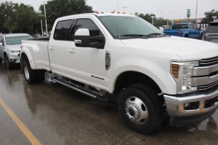 Used 2018 Ford F-350 Super Duty Lariat with VIN 1FT8W3DT5JEB18301 for sale in Baytown, TX