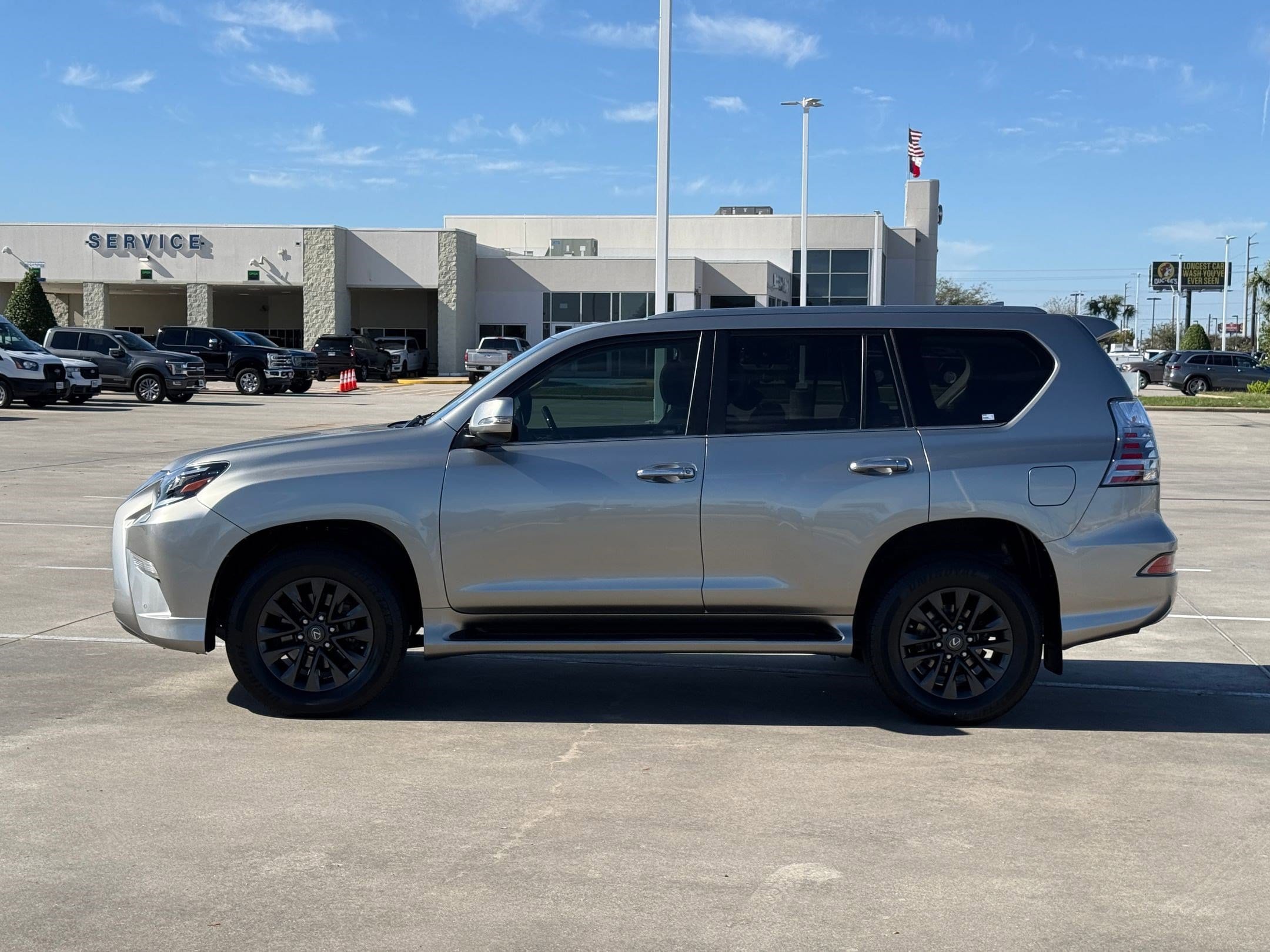 2022 Lexus GX 460 Premium photo 2