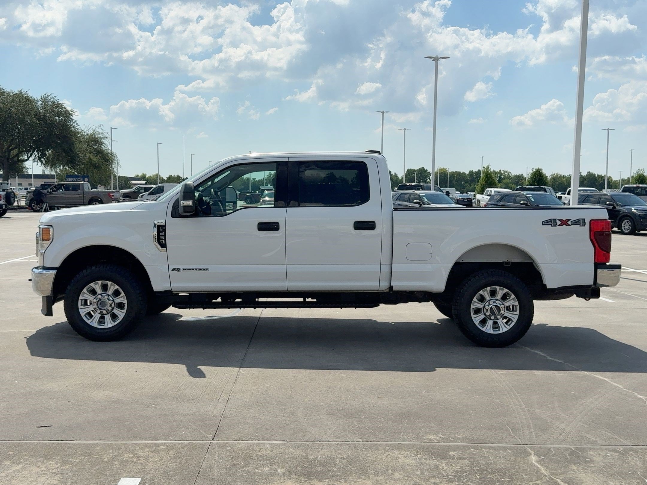 2021 Ford F-250 XLT photo 2