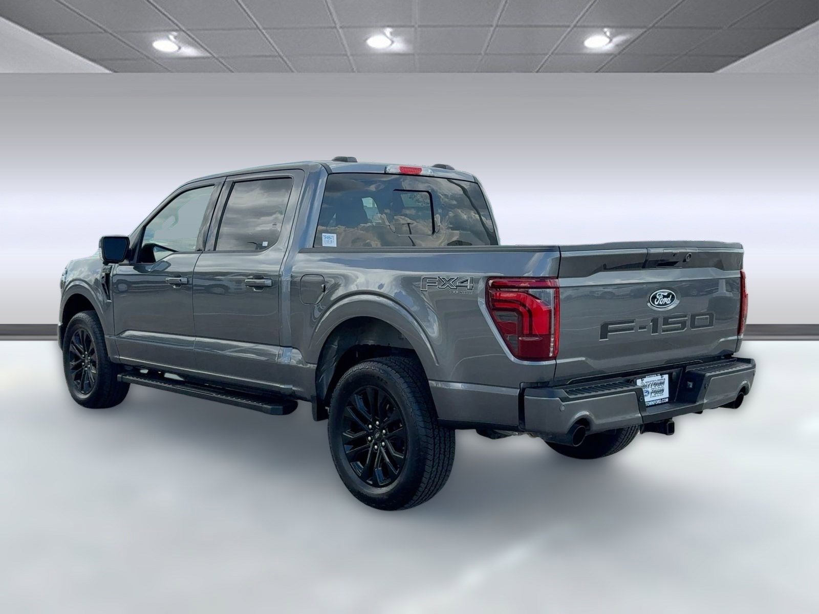 2025 Ford F-150 Lariat photo 3