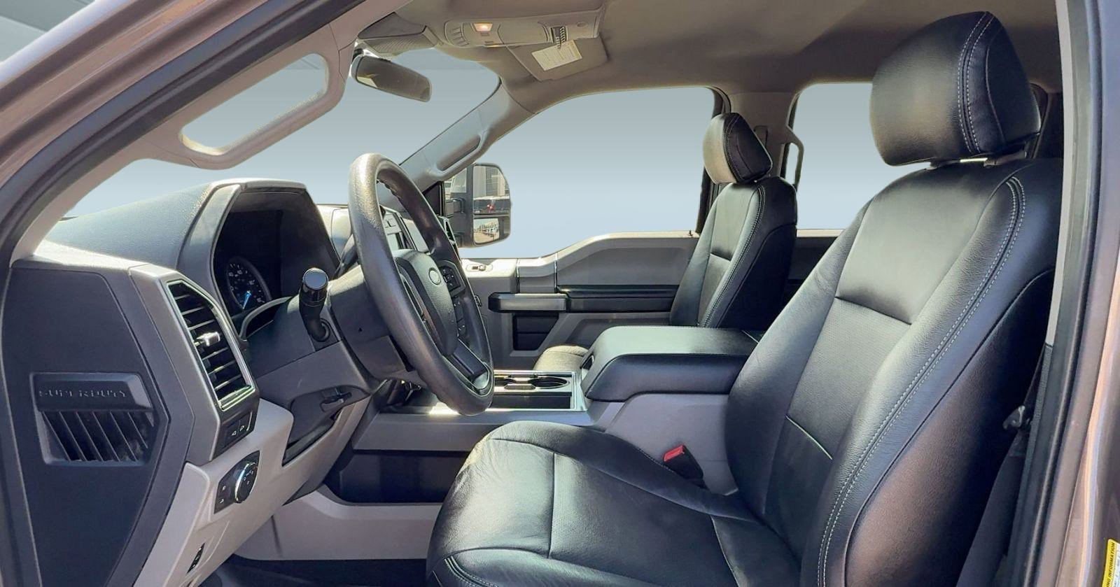 2022 Ford F-250 XLT photo 4
