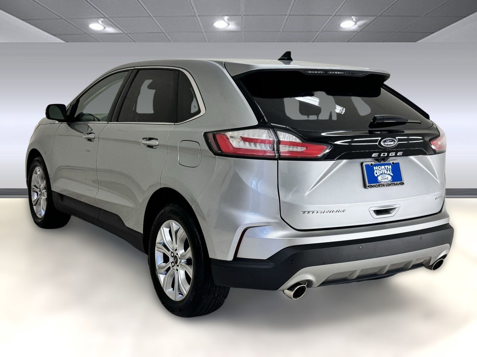 2024 Ford Edge Titanium photo 3