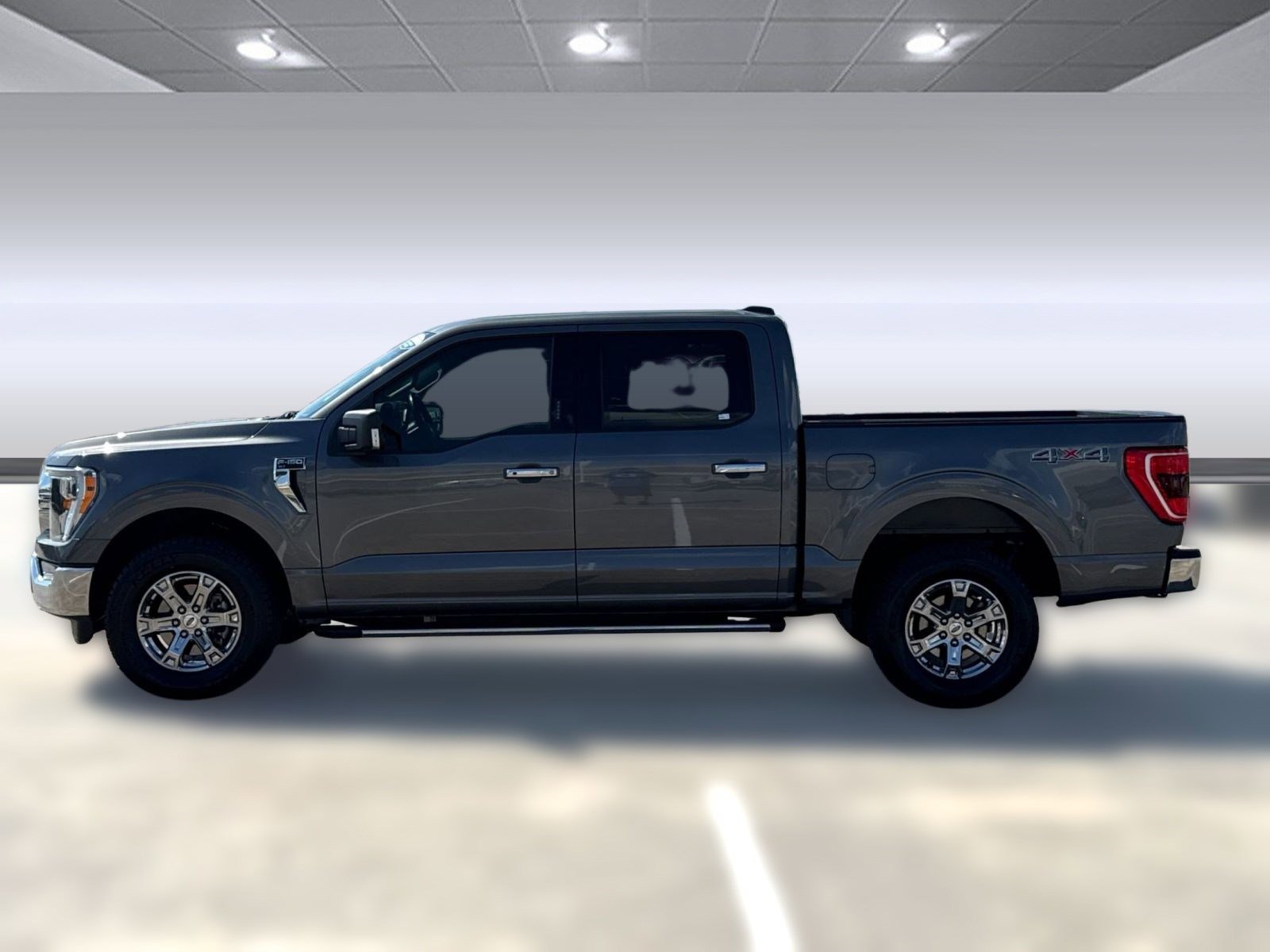 2021 Ford F-150 XLT photo 2
