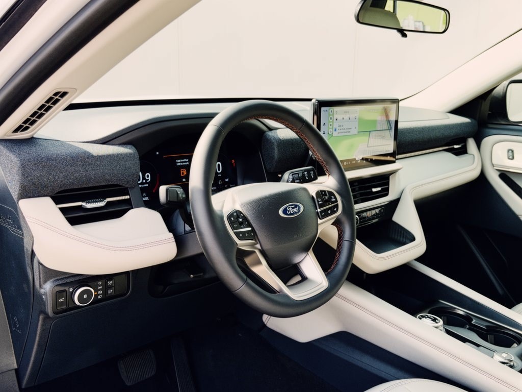 New 2026 Ford Explorer Active w/200A Pkg SUV