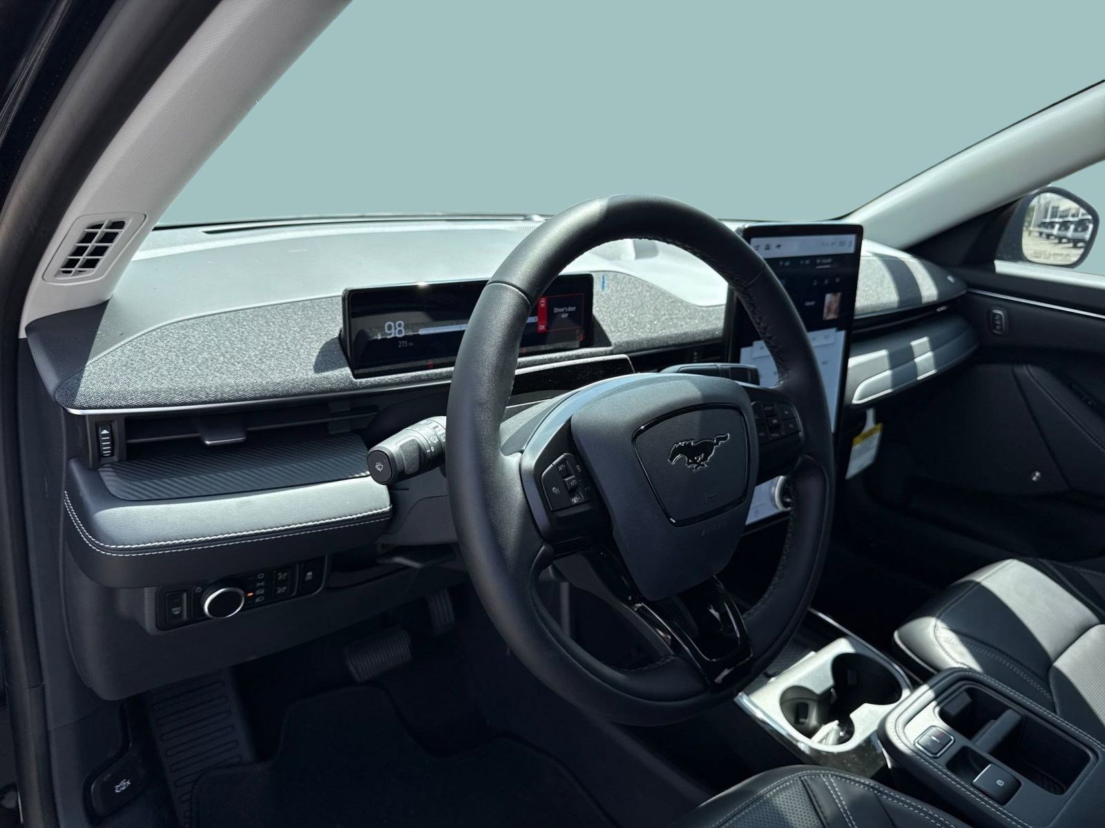 2025 Ford Mustang Mach-E Premium photo 4