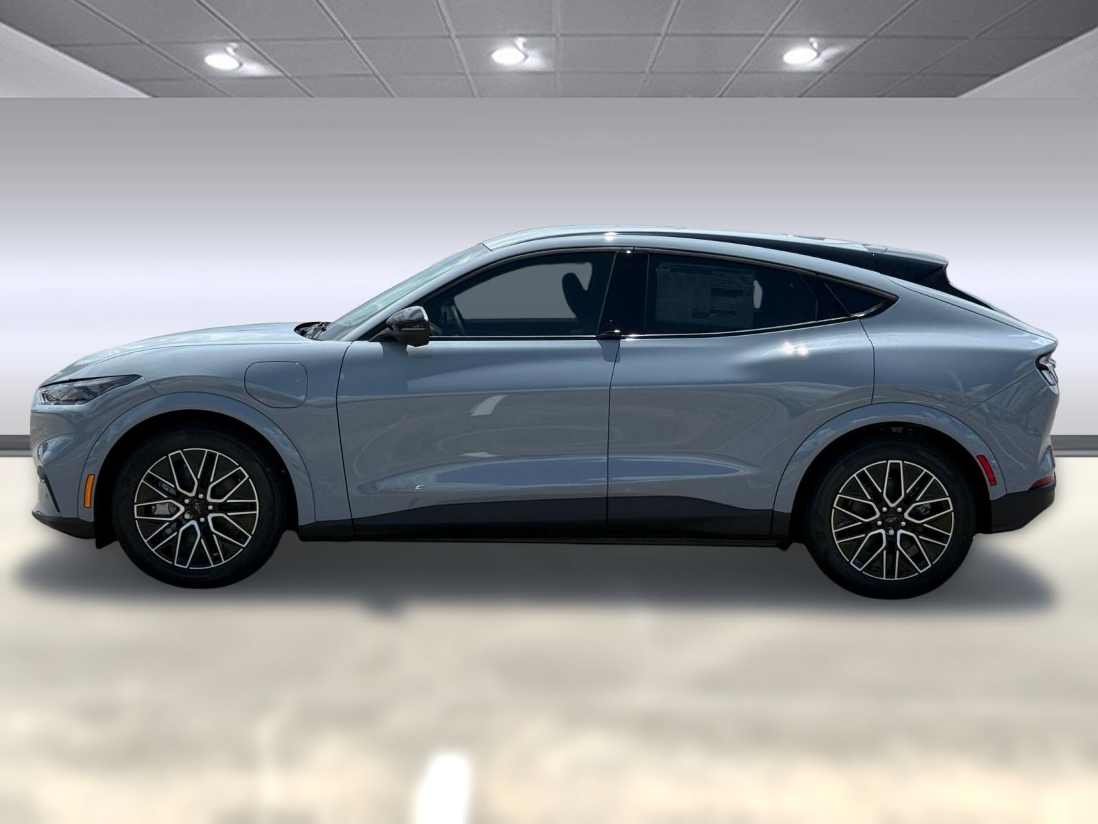 2025 Ford Mustang Mach-E Premium photo 2