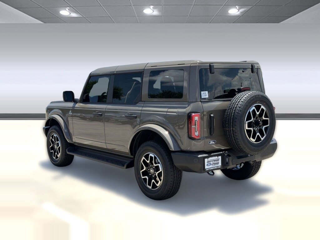 New 2026 Ford Bronco Outer Banks SUV