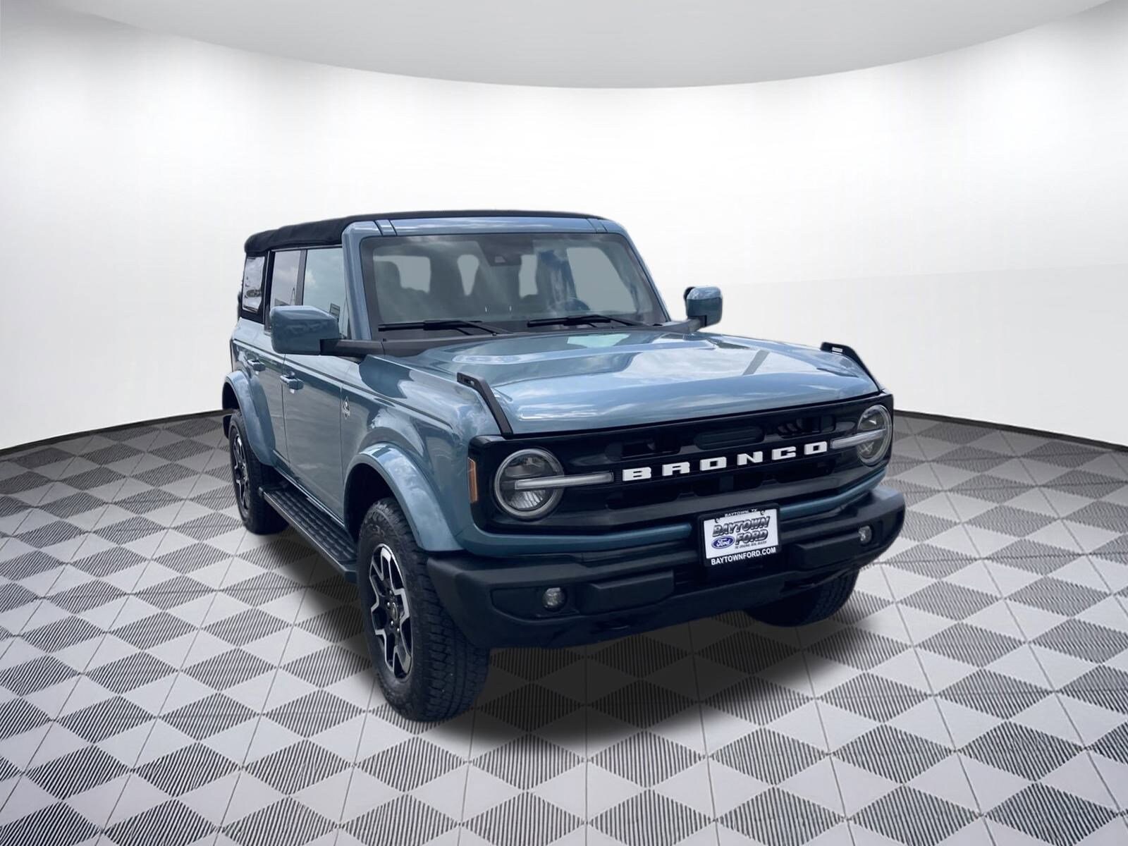 Used 2022 Ford Bronco 4-Door Outer Banks with VIN 1FMDE5BH2NLB73166 for sale in Baytown, TX