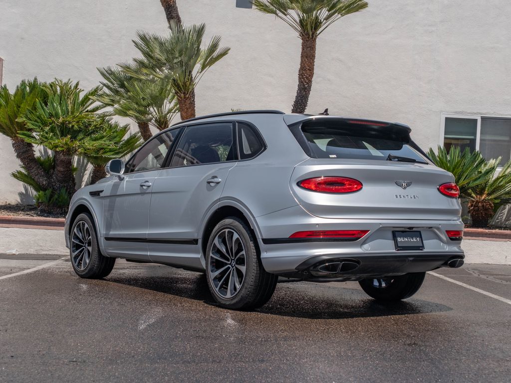 2023 Bentley Bentayga EWB photo 2