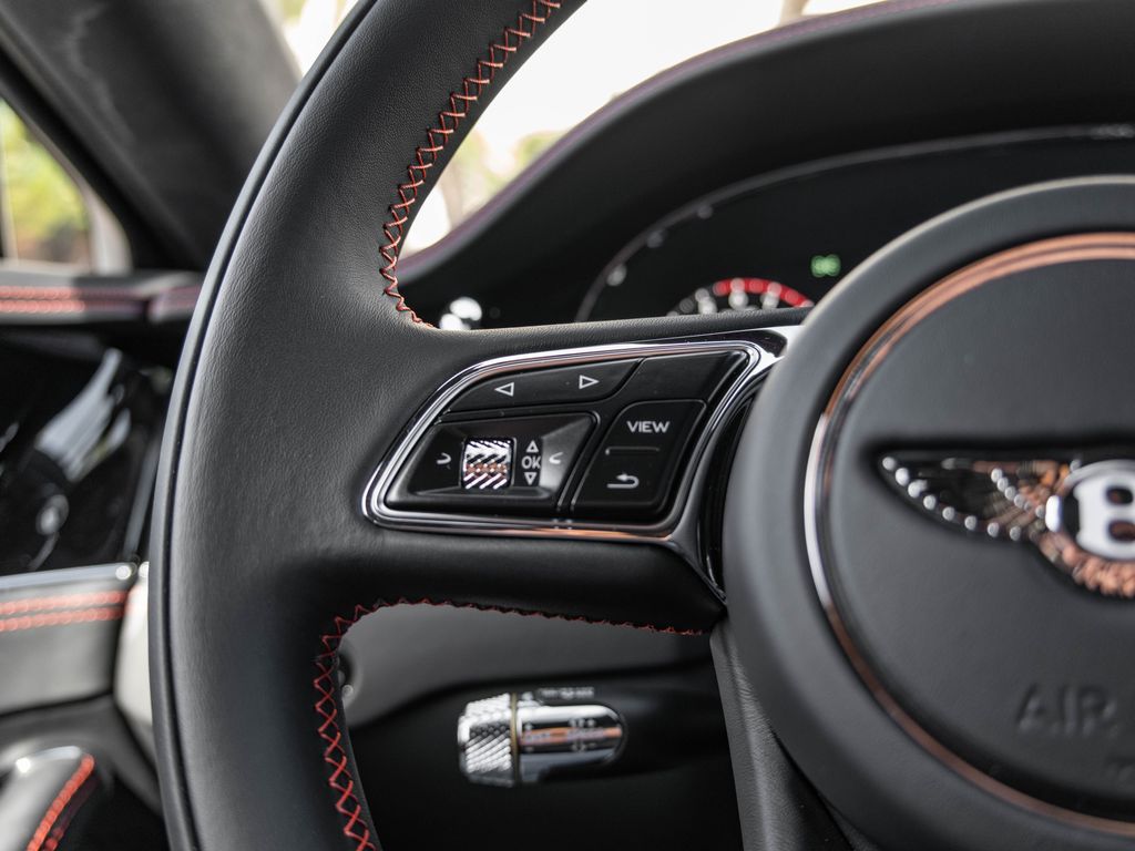 2026 Bentley Flying Spur photo 3