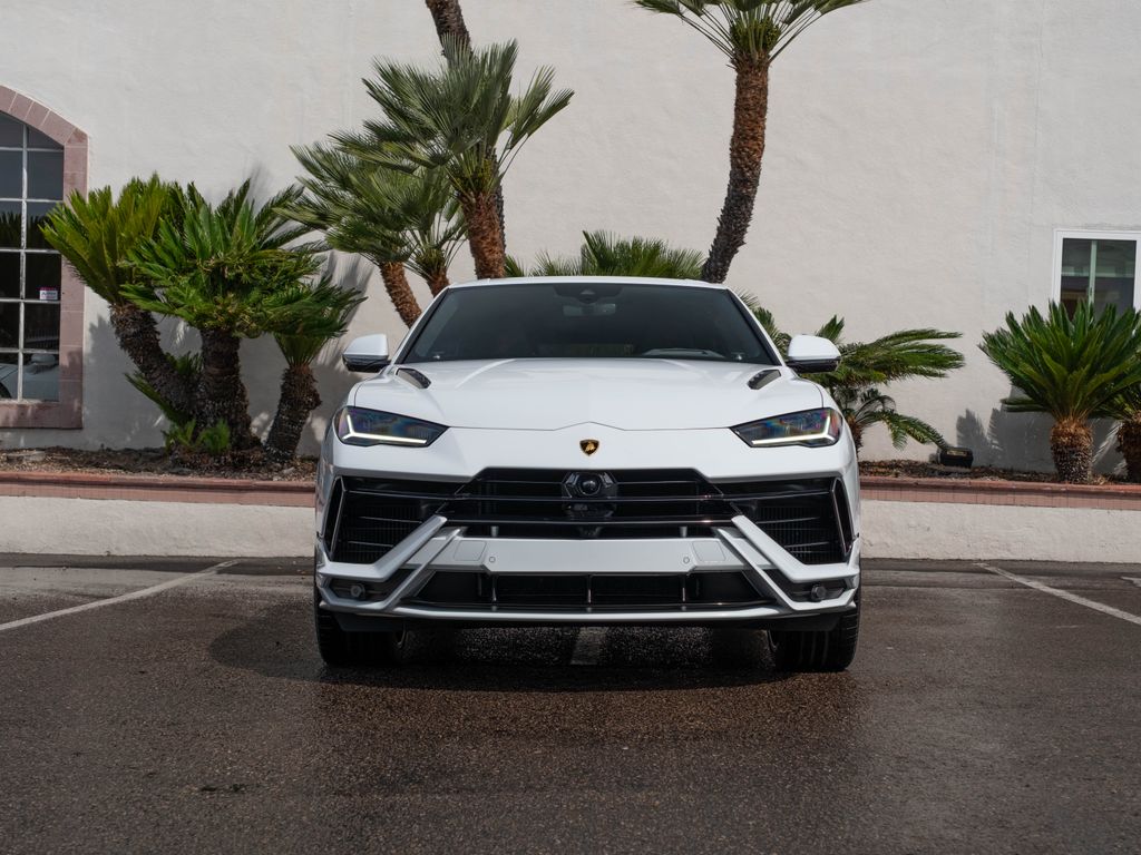 2023 Lamborghini Urus S photo 4