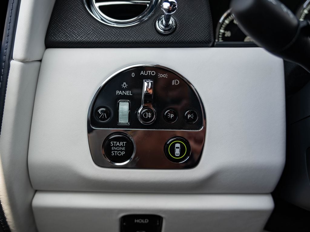2019 Rolls-Royce Cullinan Base - Photo 22