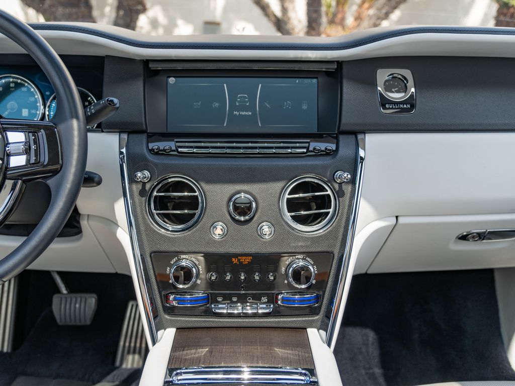 2019 Rolls-Royce Cullinan Base - Photo 39