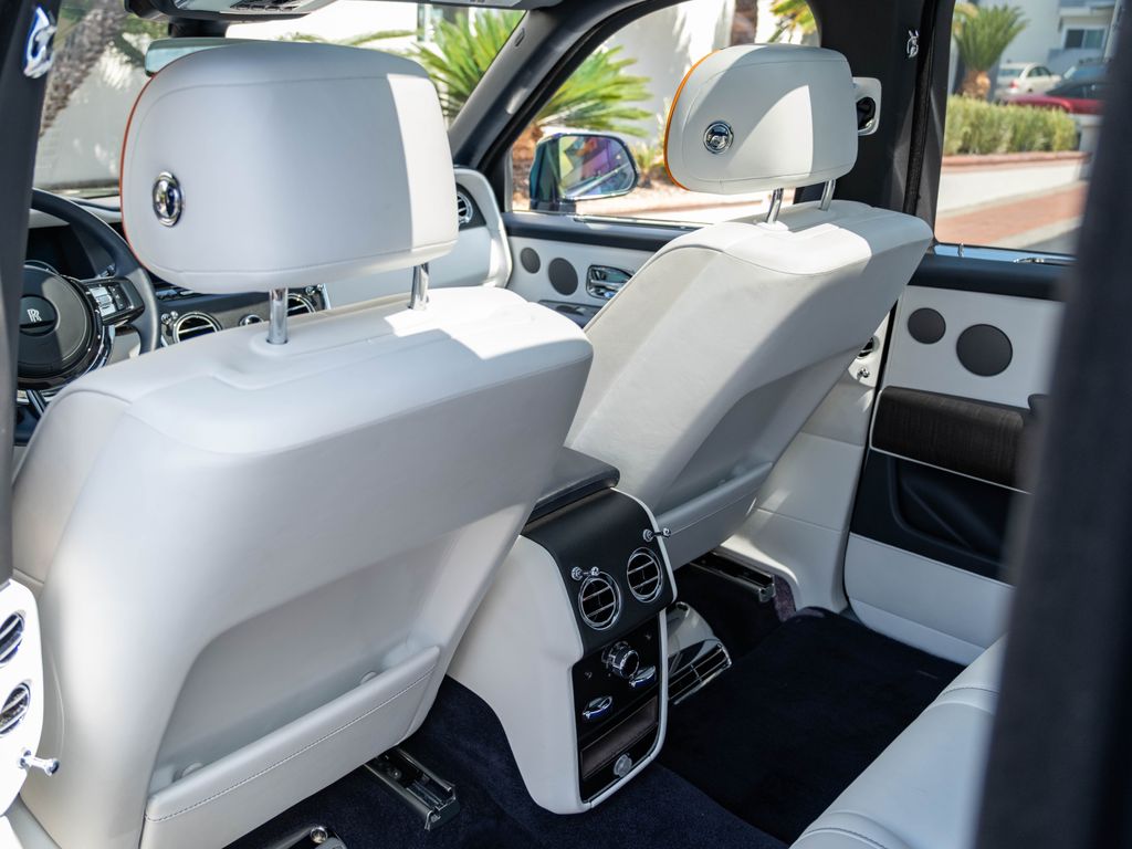 2019 Rolls-Royce Cullinan Base - Photo 30