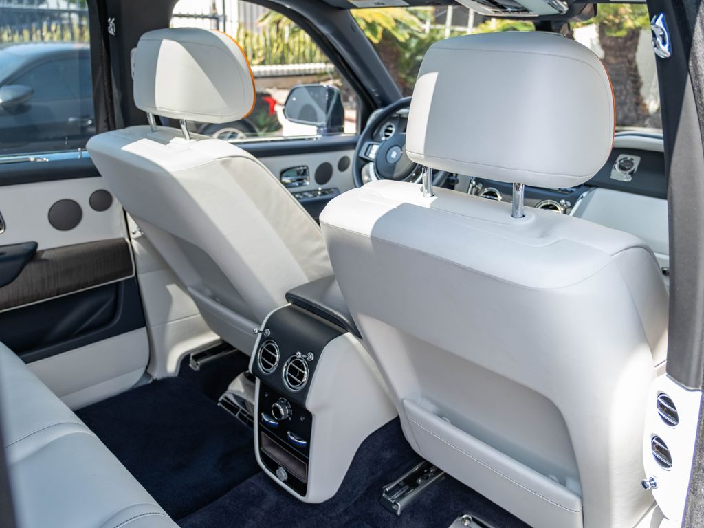 2019 Rolls-Royce Cullinan Base - Photo 33