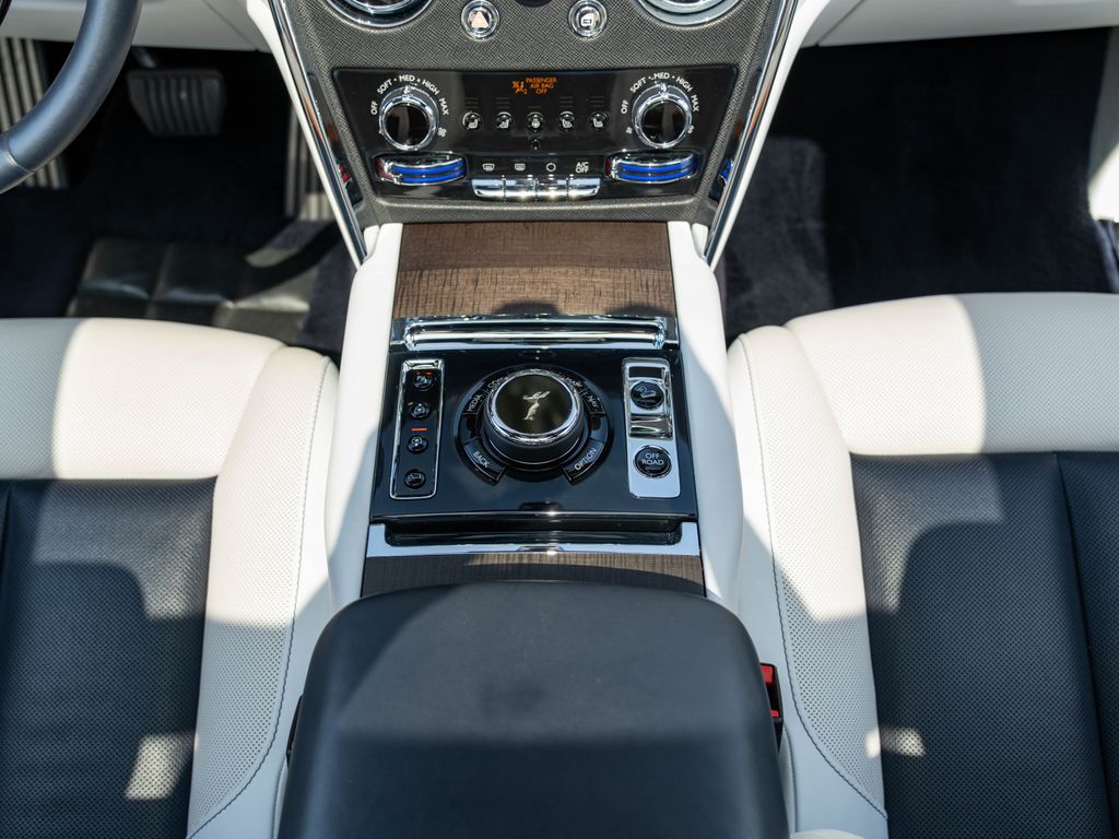 2019 Rolls-Royce Cullinan Base - Photo 17