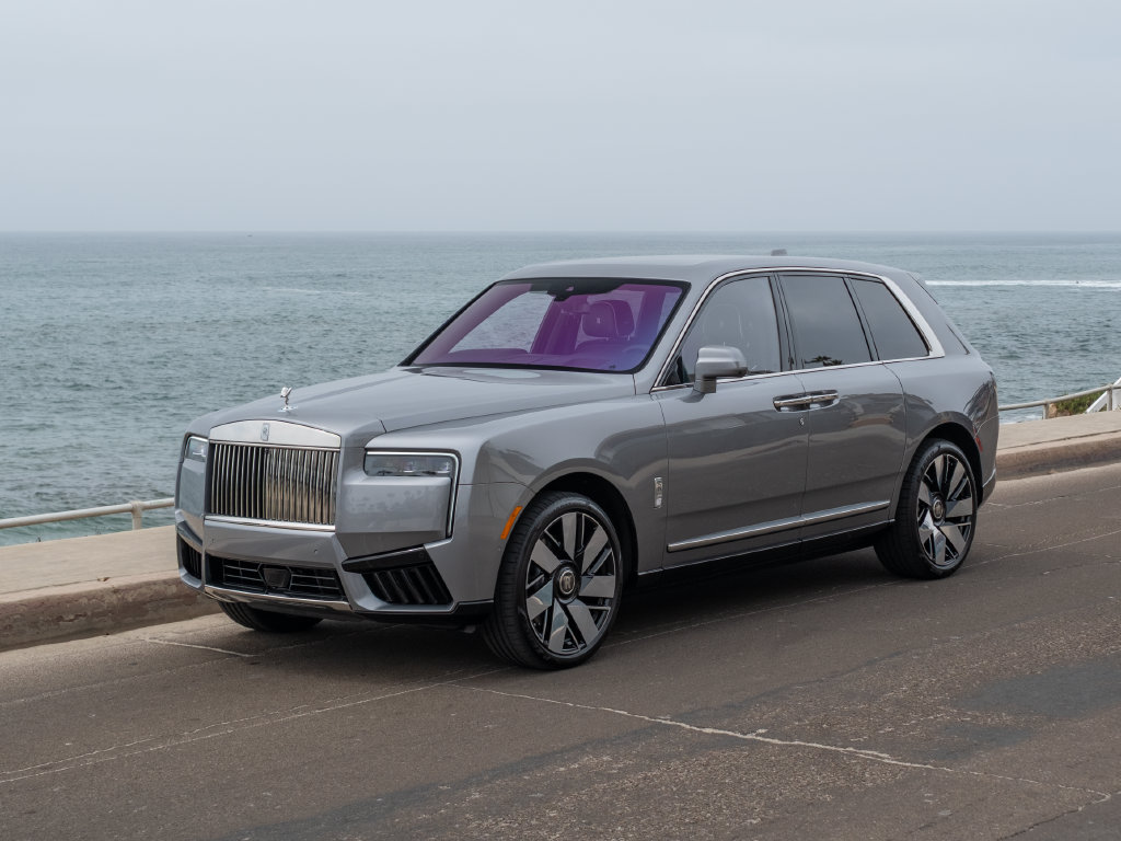 2027 Rolls-Royce Cullinan Base
