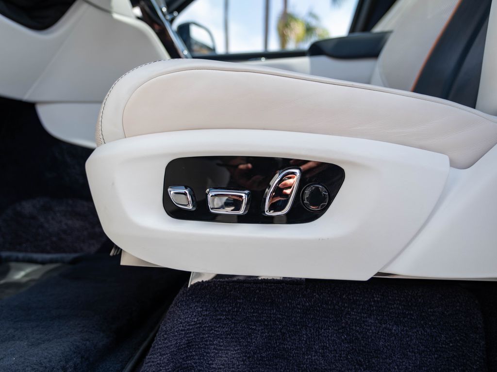 2019 Rolls-Royce Cullinan Base - Photo 27