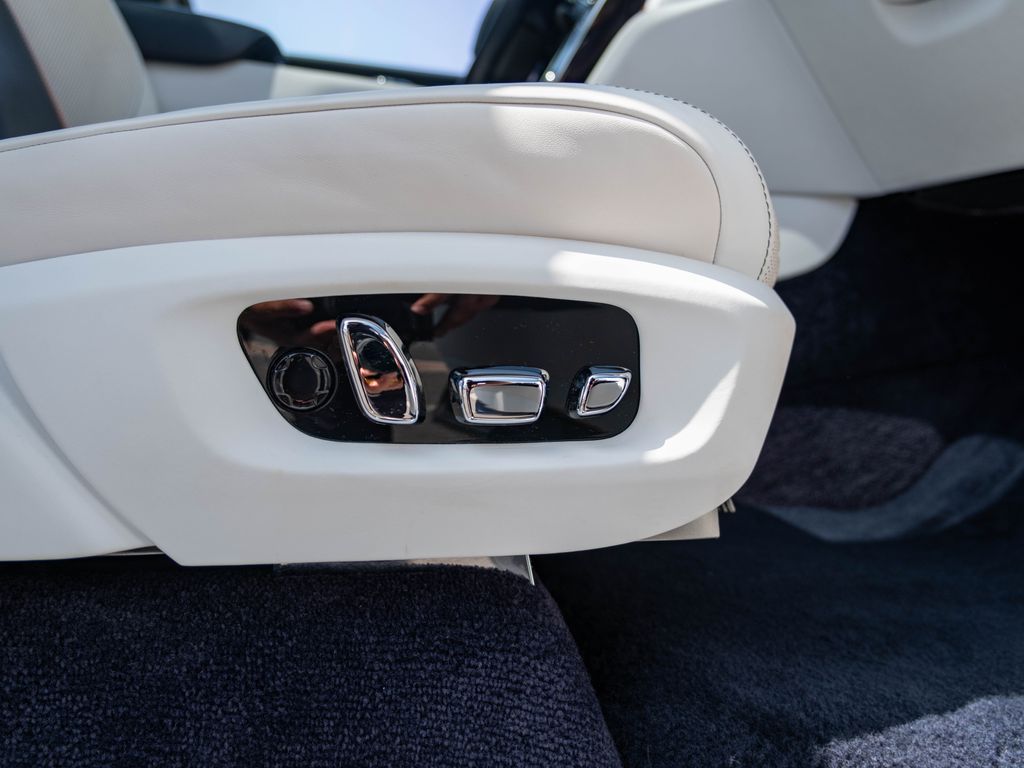 2019 Rolls-Royce Cullinan Base - Photo 37