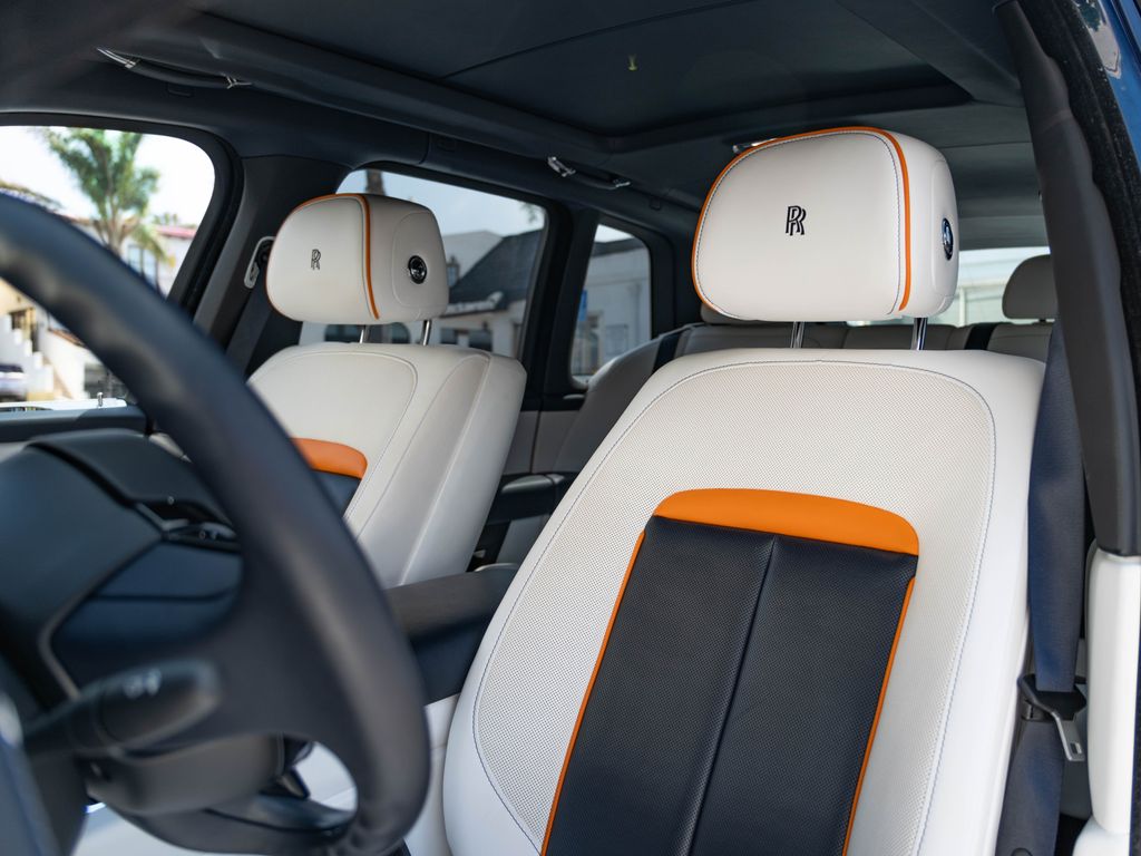 2019 Rolls-Royce Cullinan Base - Photo 26
