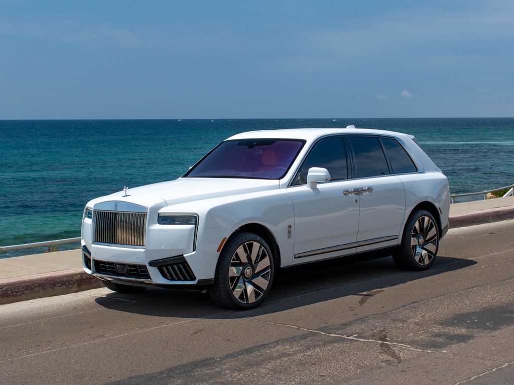 2025 Rolls-Royce Cullinan -'s photo