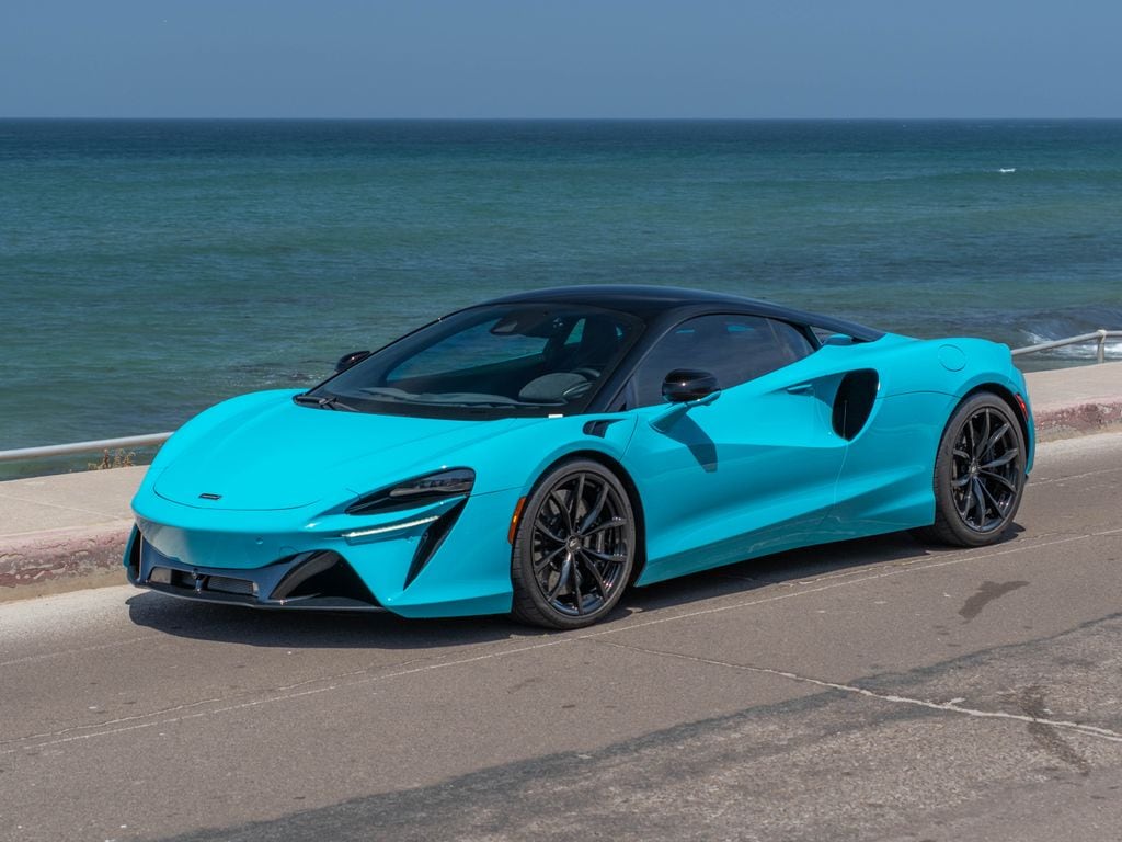 2023 McLaren Artura 3.0 Performance's photo