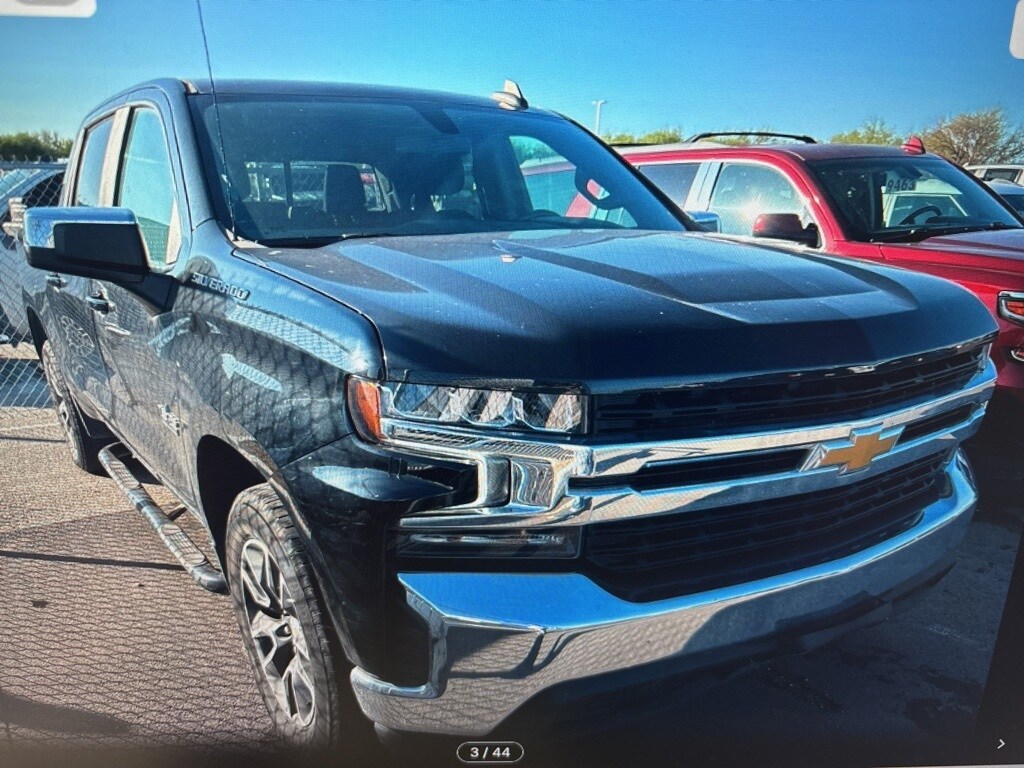 2022 Chevrolet Silverado 1500 LT Texas Edition photo 2