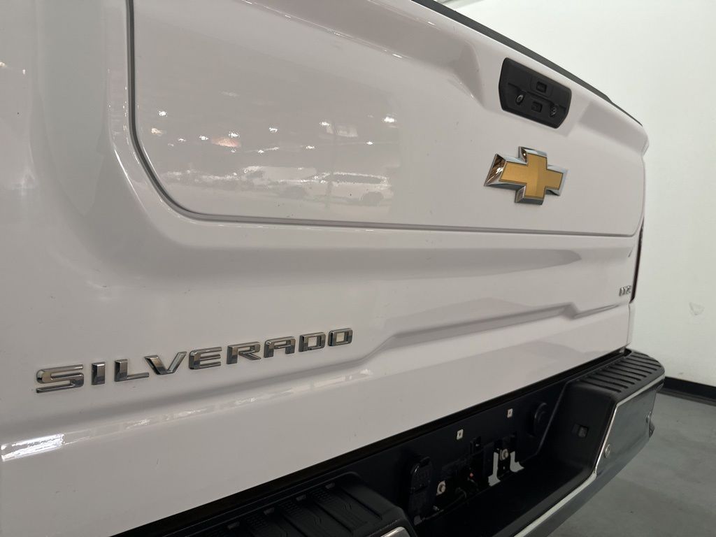 2021 Chevrolet Silverado 1500 LTZ - Photo 13