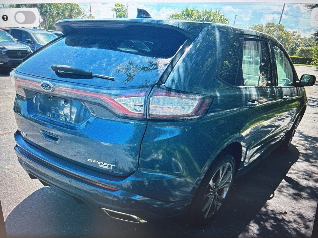 2016 Ford Edge Sport photo 3