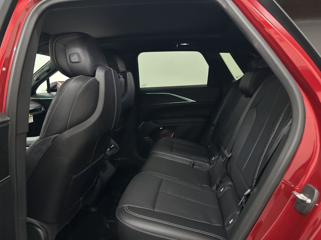 2024 Cadillac LYRIQ Luxury 1 - Photo 48