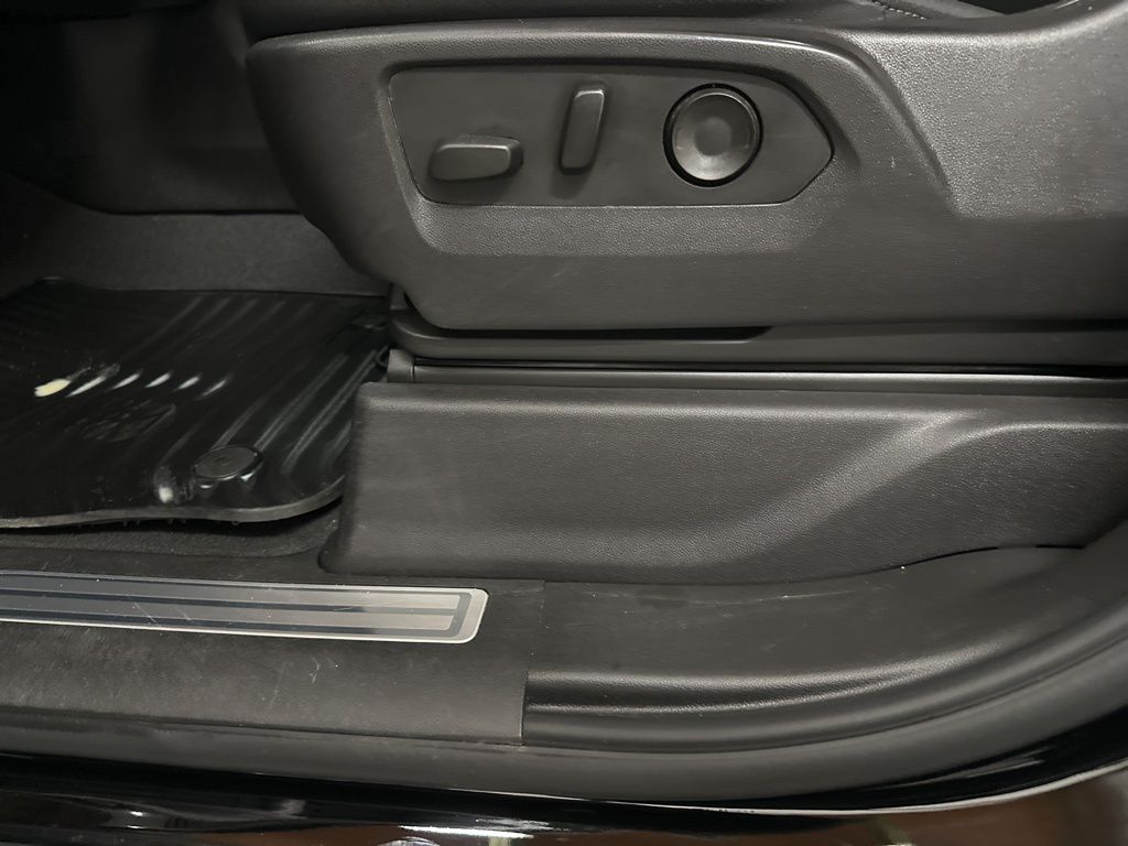 2024 Chevrolet Silverado 1500 LTZ - Photo 36