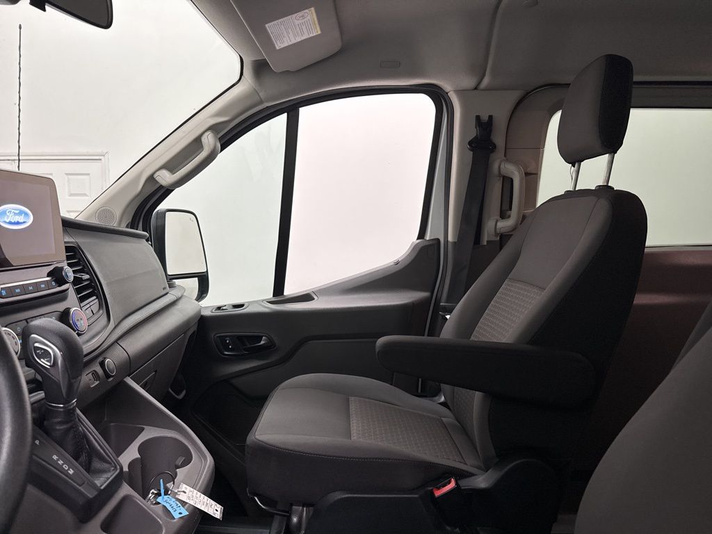 2021 Ford Transit Passenger Van XLT - Photo 31