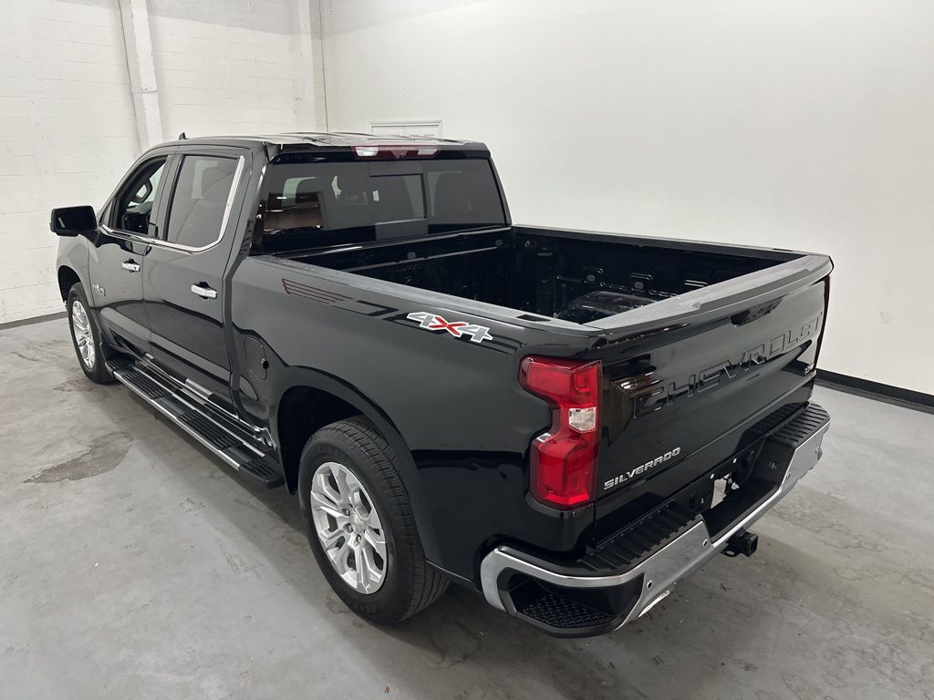 2024 Chevrolet Silverado 1500 LTZ - Photo 16