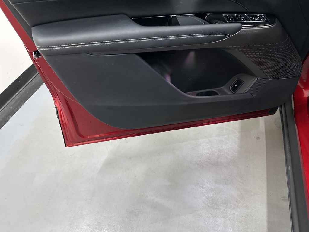 2024 Cadillac LYRIQ Luxury 1 - Photo 38