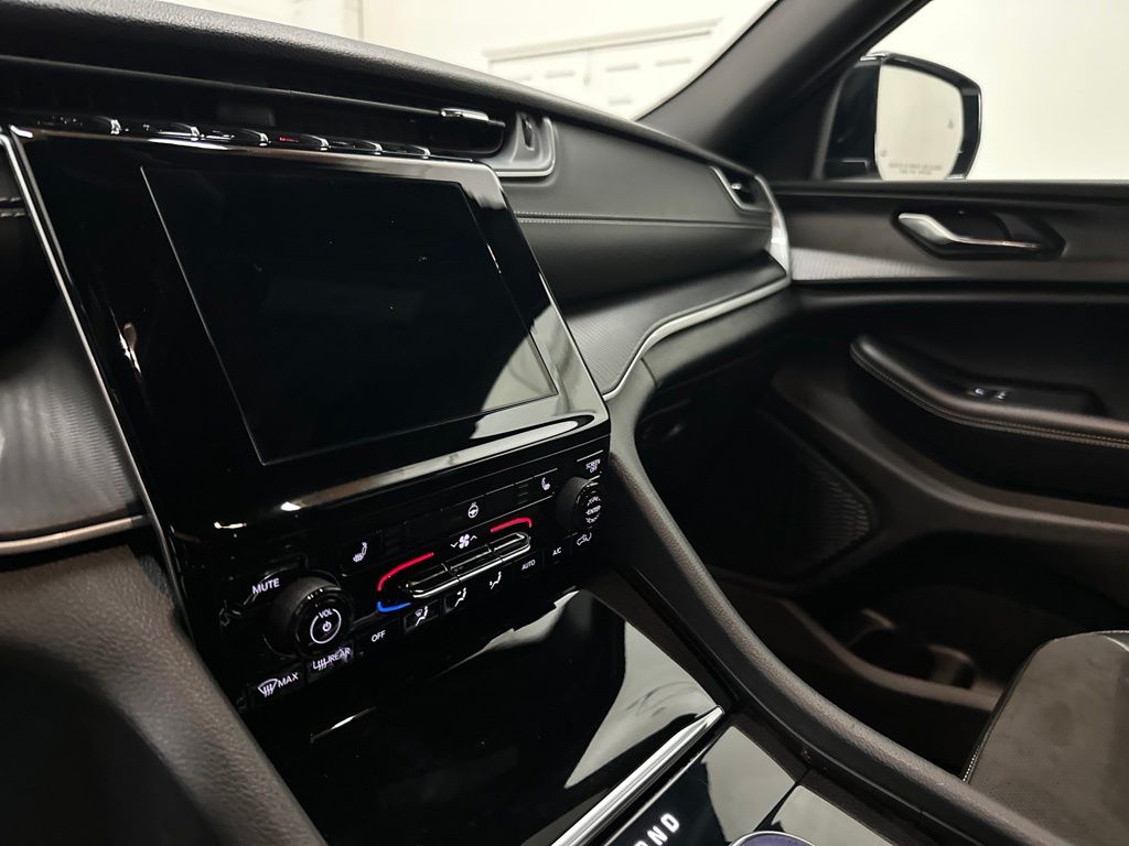 2024 Jeep Grand Cherokee Altitude - Photo 32
