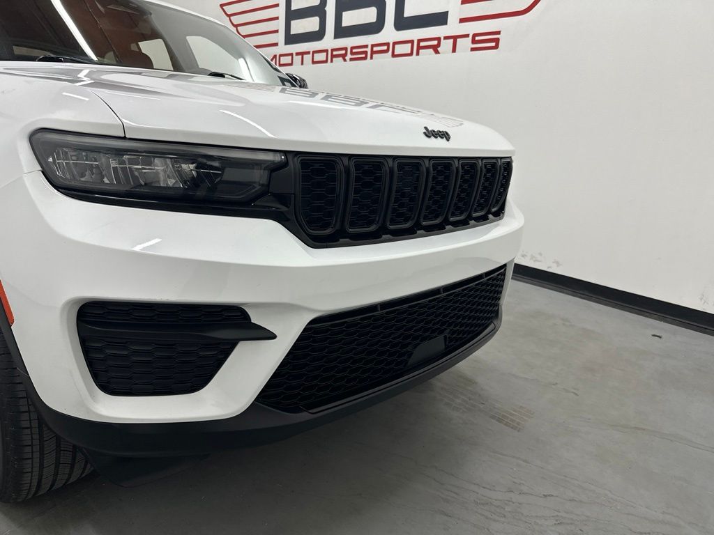 2024 Jeep Grand Cherokee Altitude - Photo 2