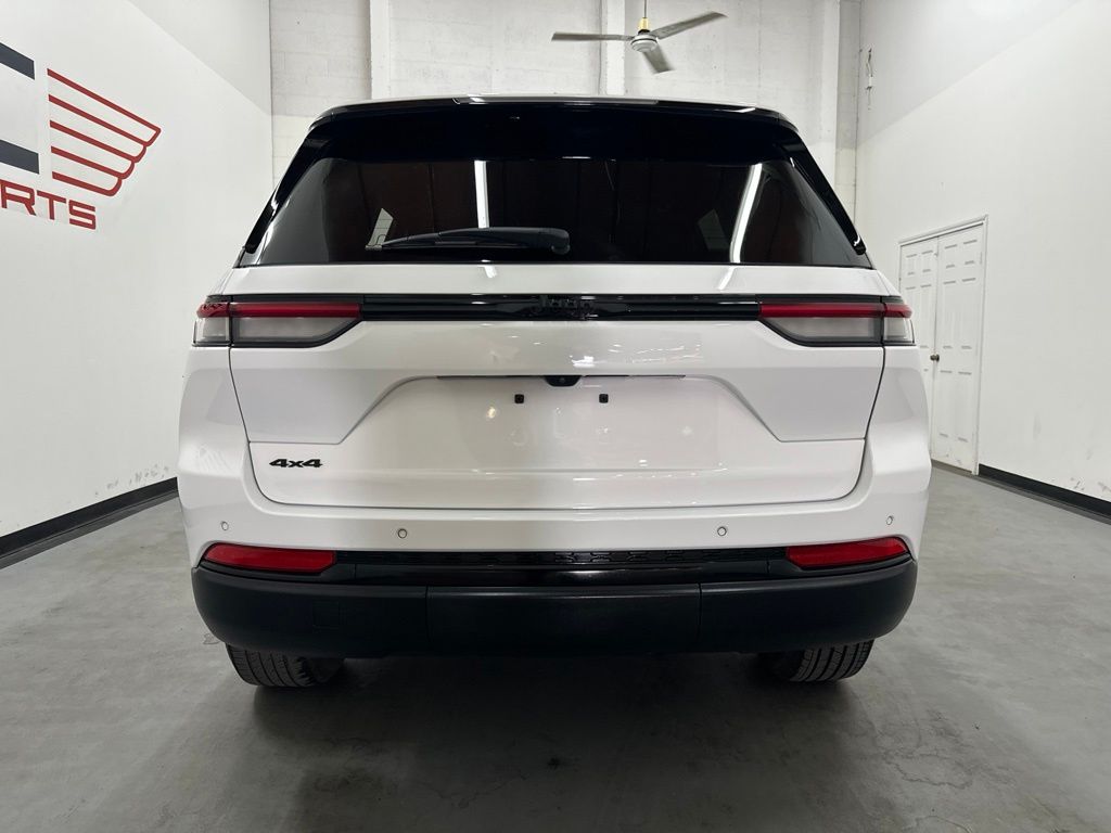 2024 Jeep Grand Cherokee Altitude - Photo 12
