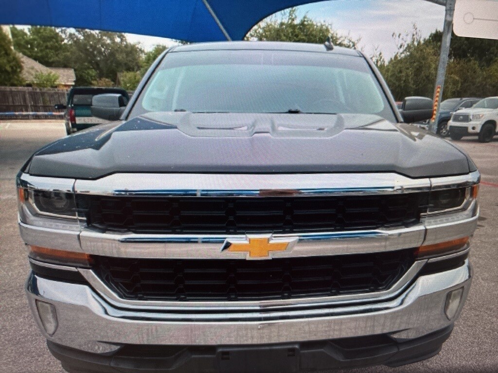 2018 Chevrolet Silverado 1500 LT Texas Edition photo 3