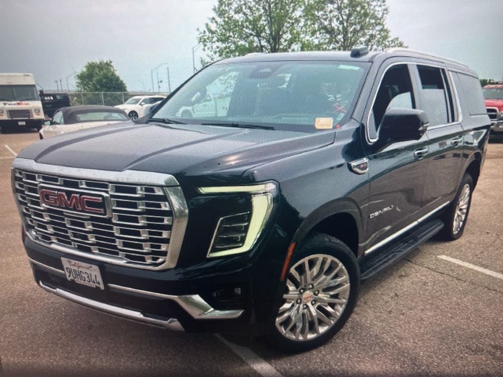 2025 GMC Yukon Denali AWD's photo