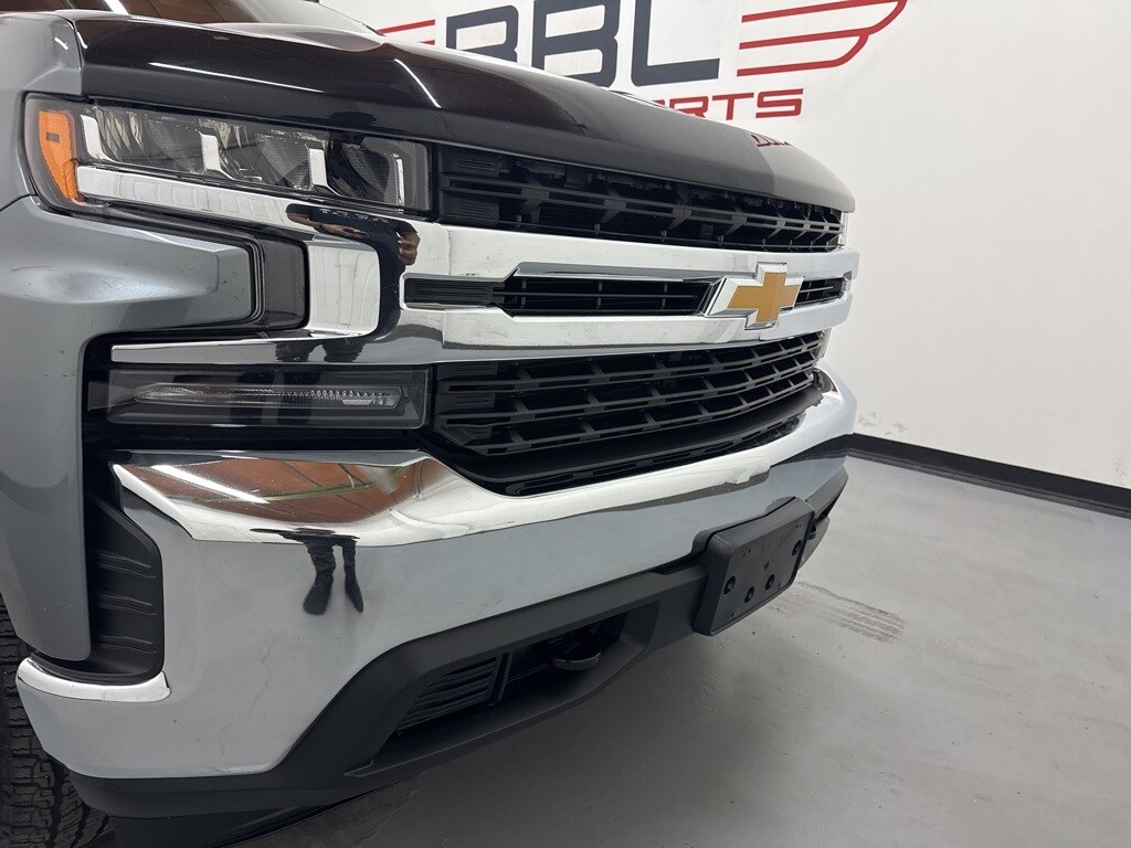 2020 Chevrolet Silverado 1500 LT photo 2