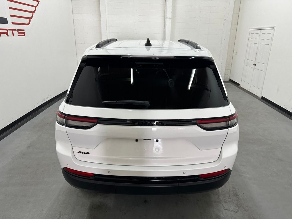 2024 Jeep Grand Cherokee Altitude - Photo 11