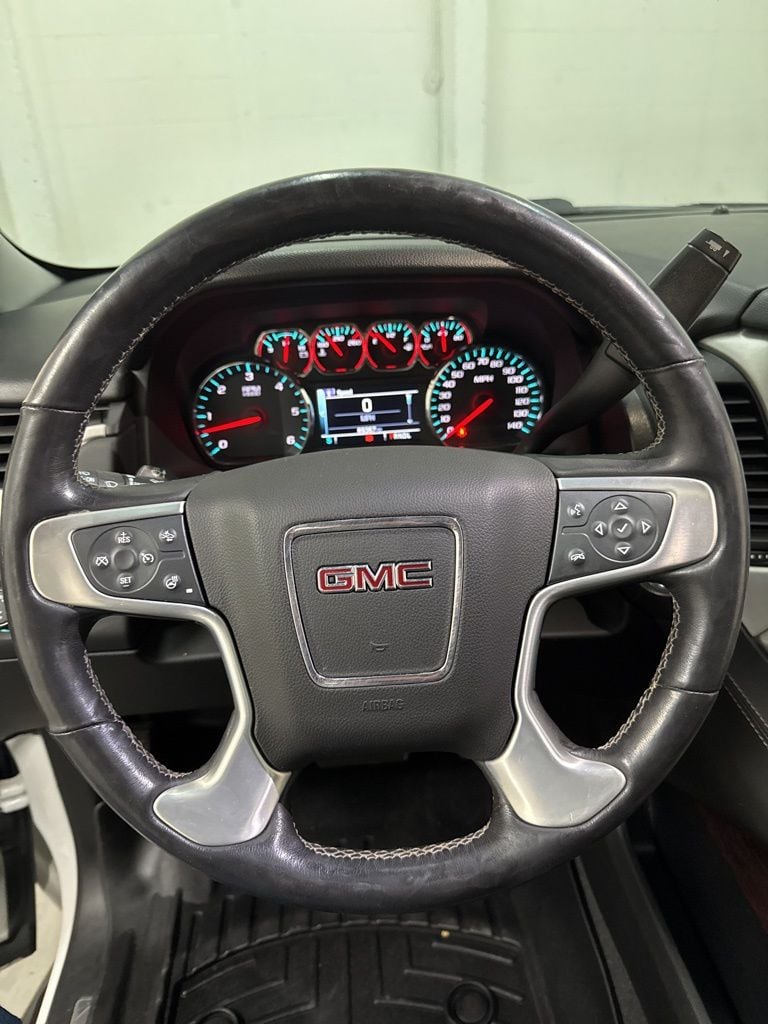 2020 GMC Yukon SLT - Photo 17